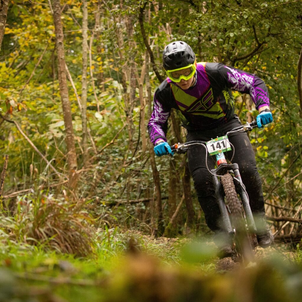 focused-ryan-crisp-on-his-mtb