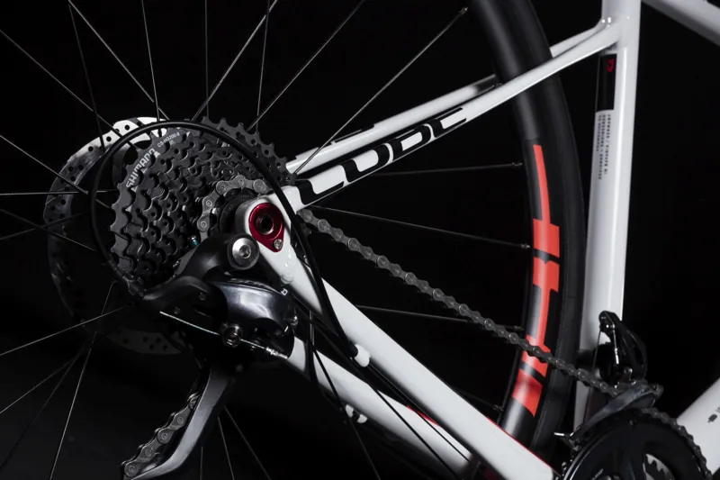 Cube attain pro disc 2019 shop road bike