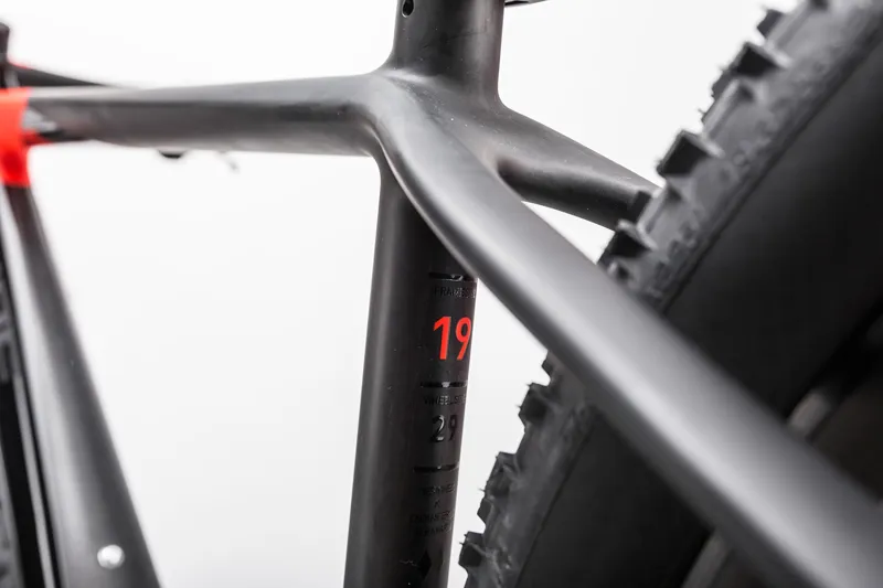 Cube Reaction GTC SLT in Carbon FlashRed