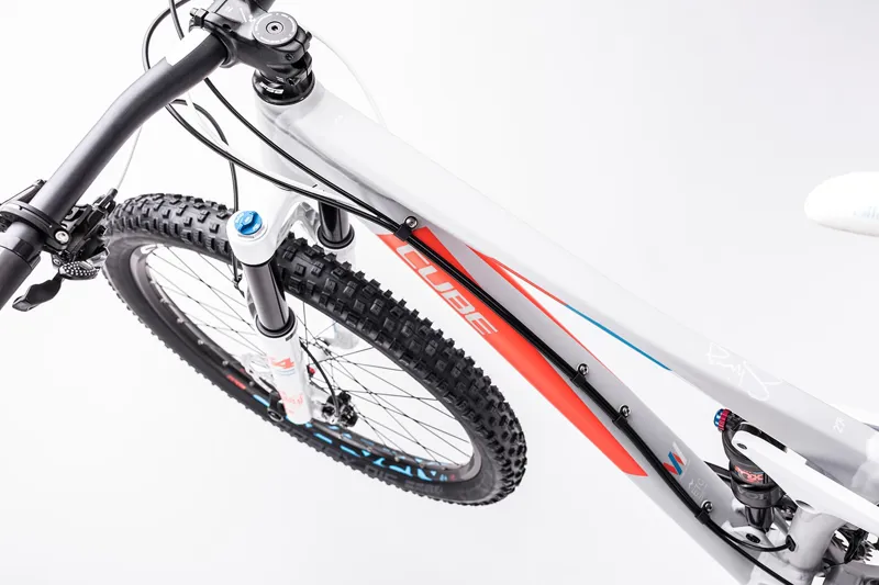 Cube Sting SL 140 27.5 inch in White TeamSL