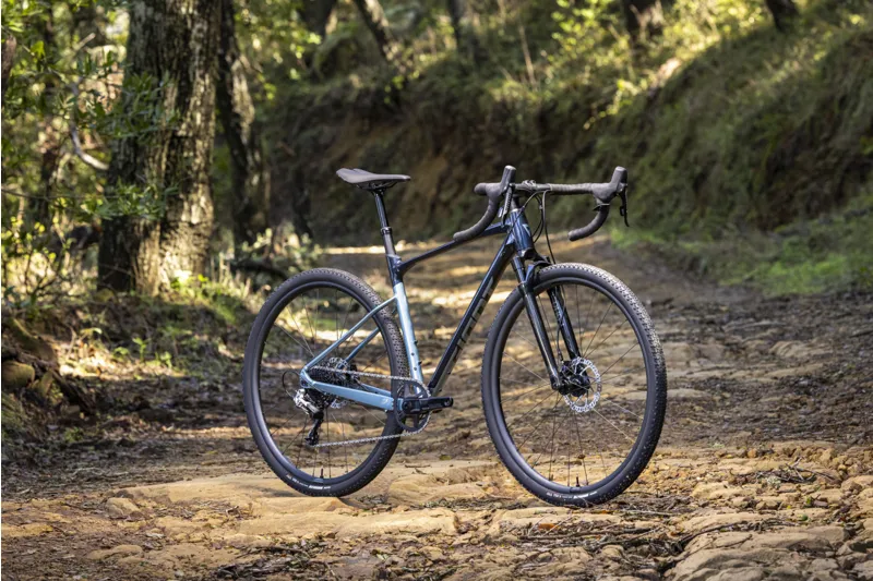 Giant Revolt X 1 Men s Gravel Bike in Cold Night