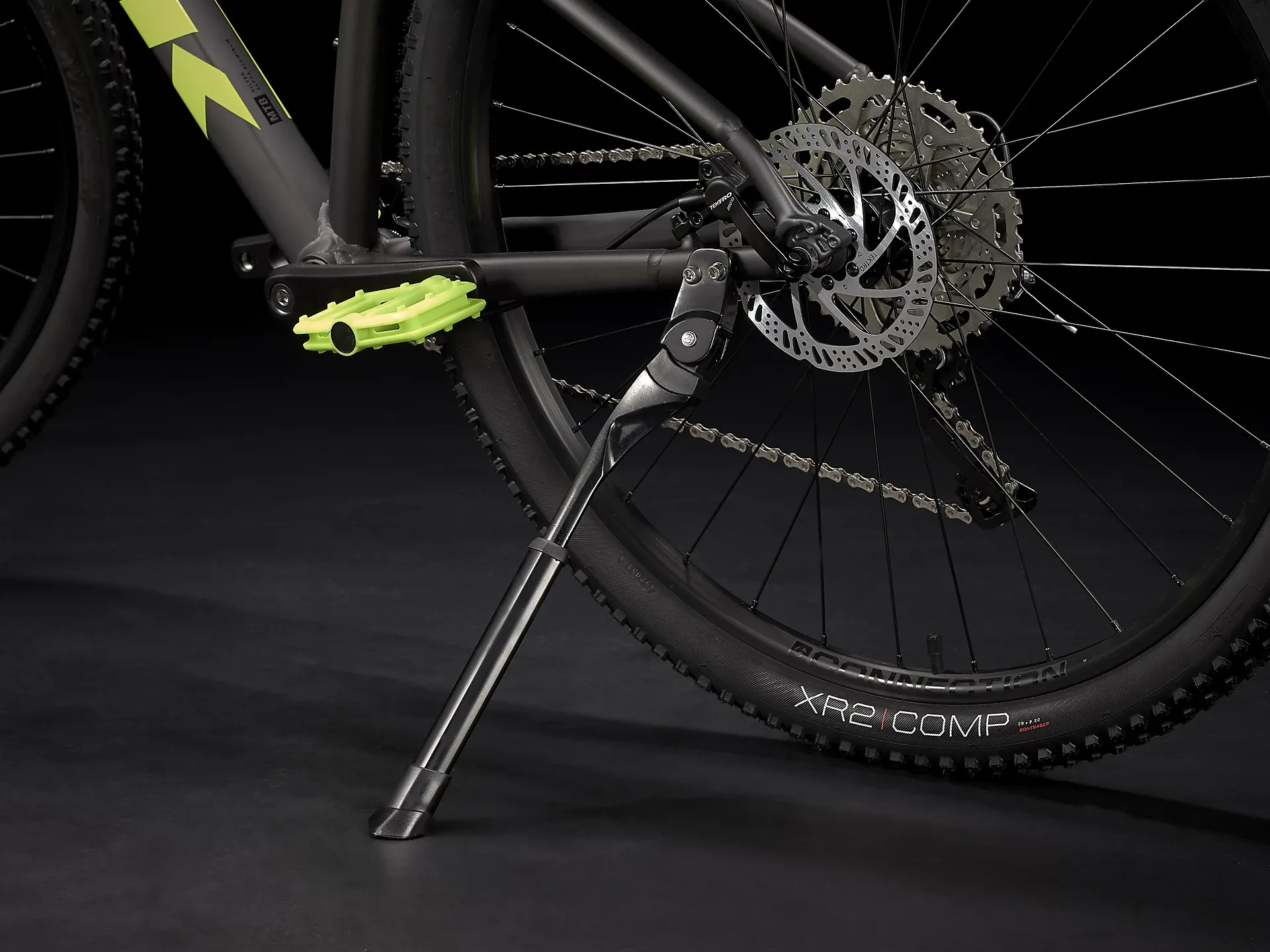 2022 Trek Marlin 6 Mountain Bike in Black