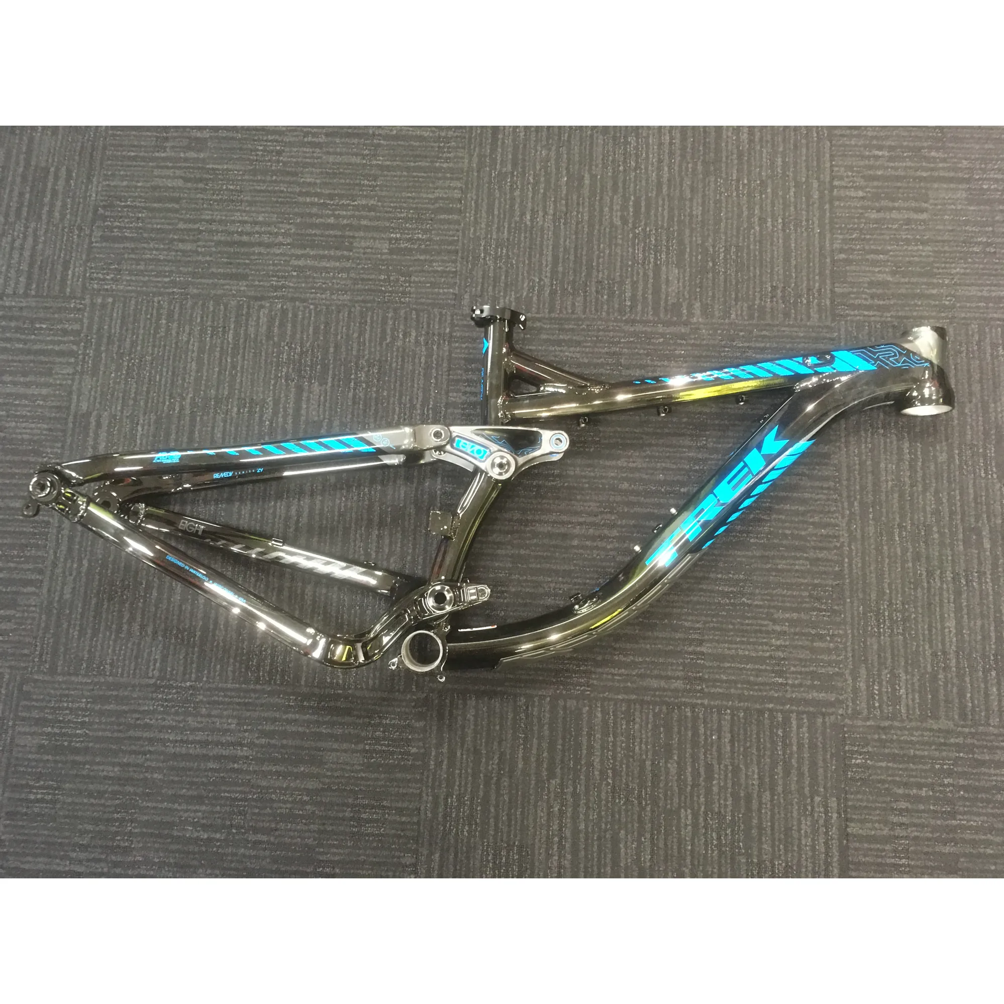 Trek Remedy 8 29 inch Frame Without Shock in Black Blue