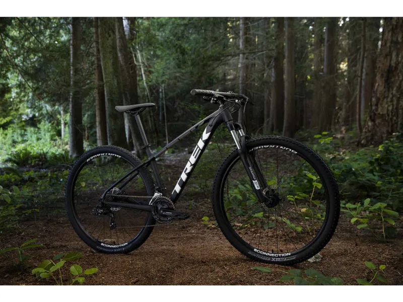2020 Trek Marlin 5 Mens Mountain Bike in Matte Trek Black
